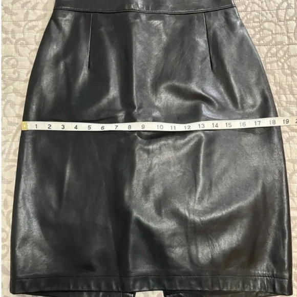DANIER BLACK LEATHER SKIRT - Picture 8 of 8